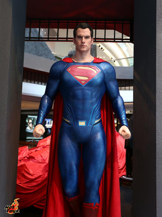 Illustration for article titled Toy Company Builds Life-Size Wonder Woman, Batmobile